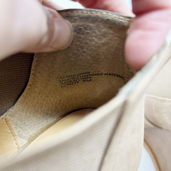 [Audrey Brooke] Brown Leather Cindy Chelsea Ankle Boot Wedge Stacked Heel Size 9 - Picture 11 of 12